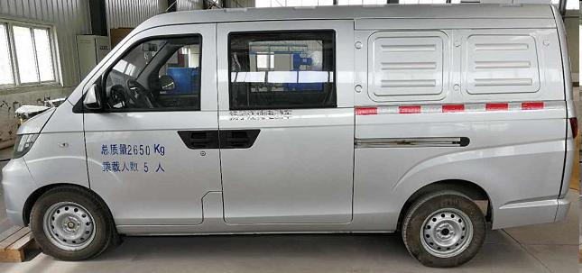 輪轂電機(jī)驅(qū)動物流車